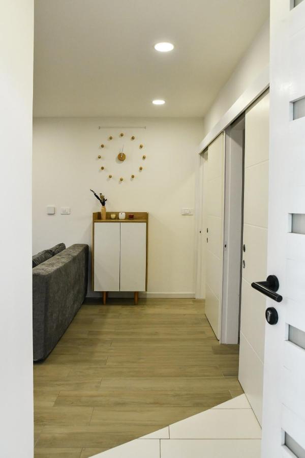 Apartment Maris Sinj Exterior photo